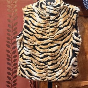 Cejon Faux Fur Vest in Black and Cream